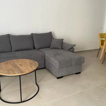 Sunrose Residences Apartment *