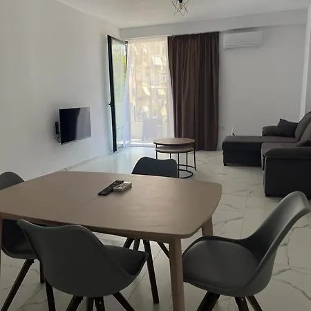 Sunrose Residences Apartment *