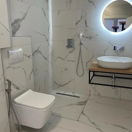 아파트 Sunrose Residences Sarandë