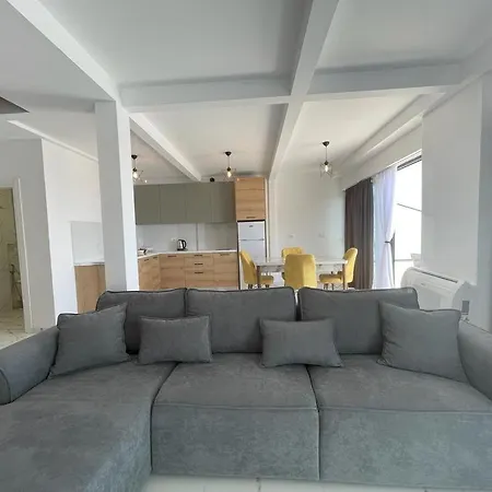 아파트 Sunrose Residences