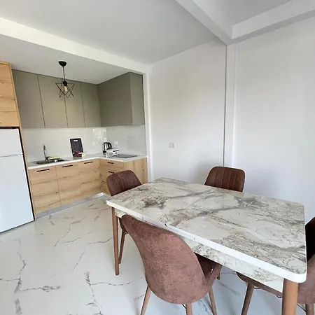 아파트 Sunrose Residences Sarandë