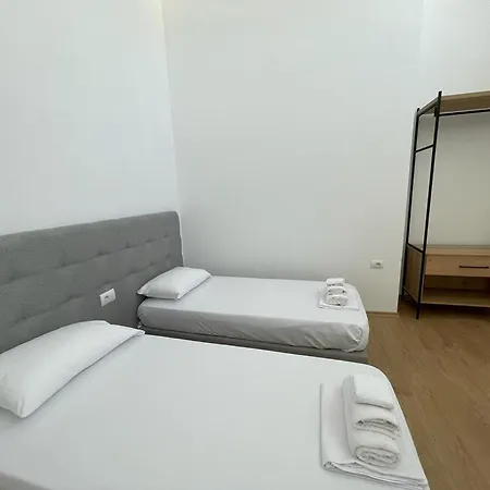 아파트 Sunrose Residences *