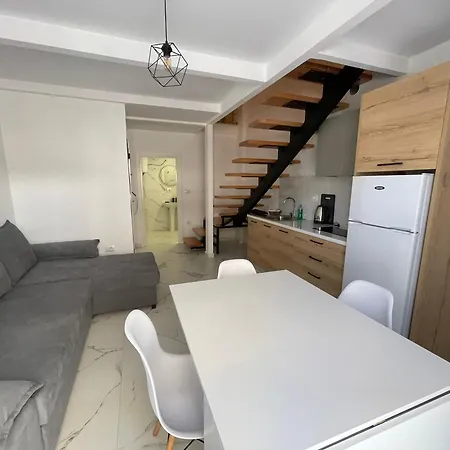 Sunrose Residences Apartment *