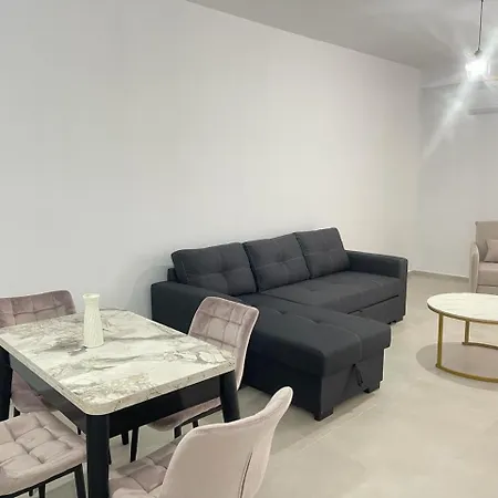 Sunrose Residences Apartment *