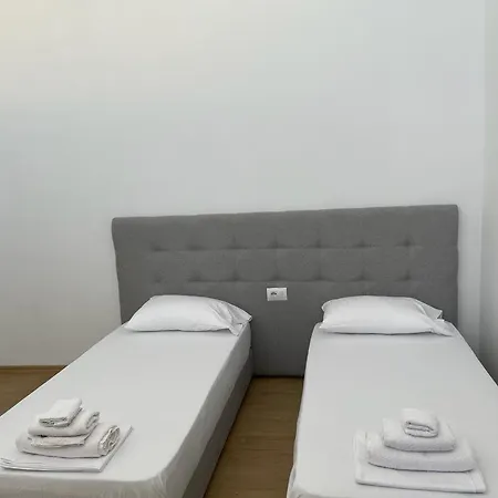 Sunrose Residences * Sarandë