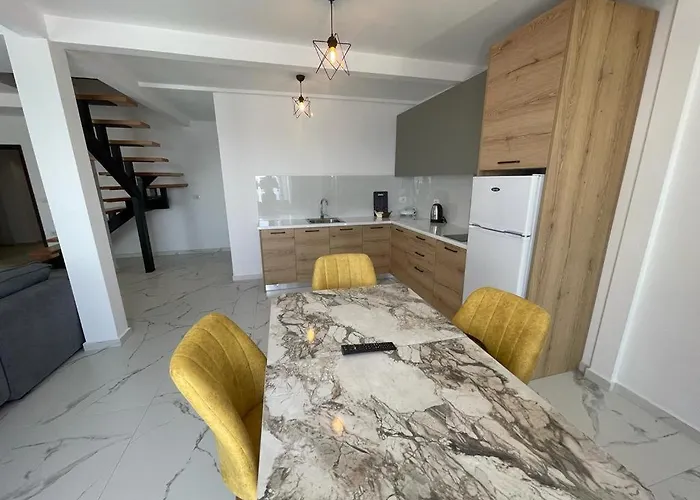 Sunrose Residences 公寓 *