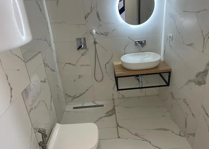 Sunrose Residences 公寓