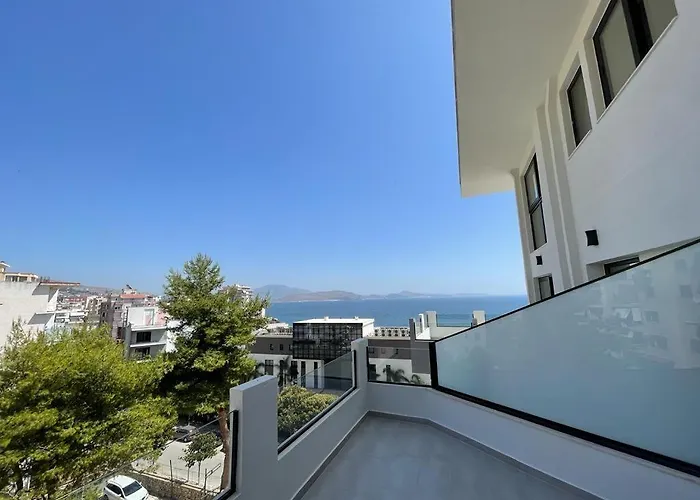 Sunrose Residences 公寓